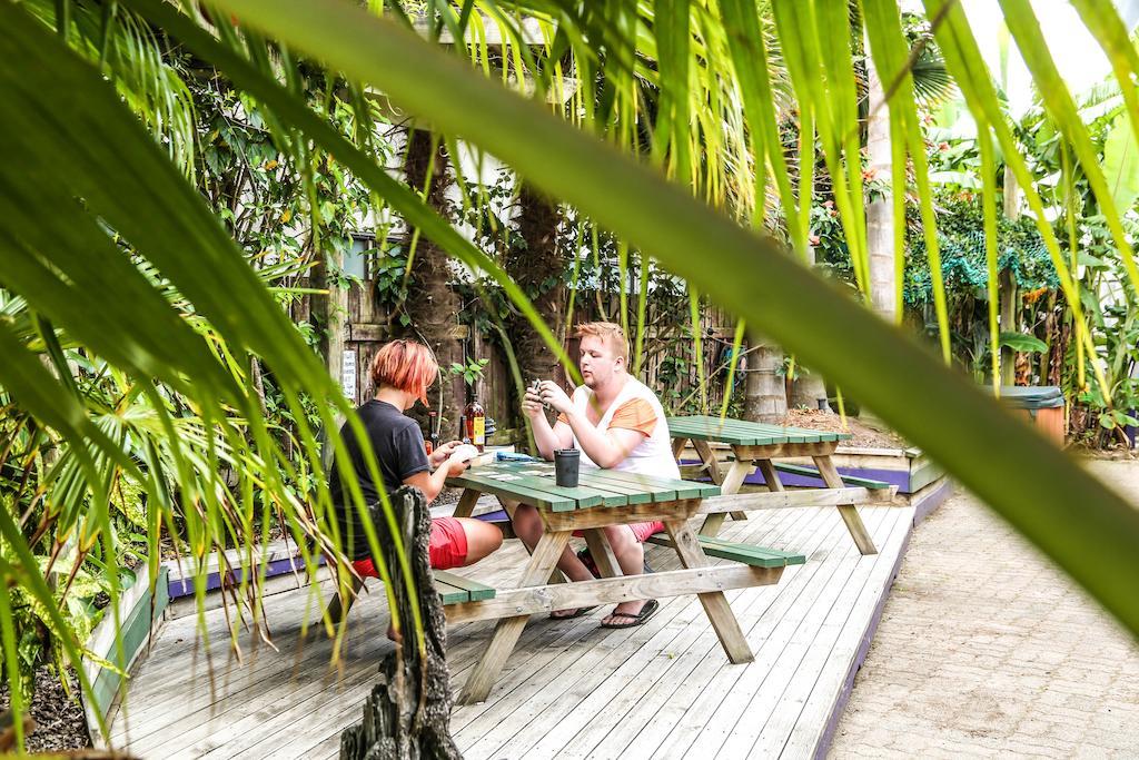 Centabay Lodge And Backpackers Paihia Extérieur photo